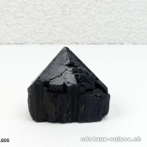 Tourmaline noire pointe polie. Pièce unique