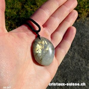 Labradorite percée avec cordon réglable en tissu. Pièce unique