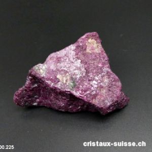 Rubis - Hornblende brut 5,5 x 4 x 2,4 cm. Pièce unique