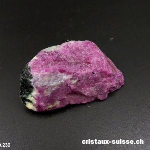 Rubis avec Hornblende brut 4 x 2 x 1,5 cm. Pièce unique