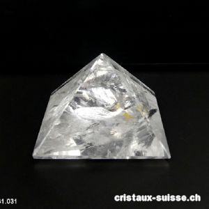 Pyramide Cristal de Roche, base 5,6 x haut. 3,7 cm. Pièce unique