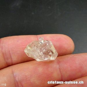 Quartz biterminé de Suisse - Valais. 1,9 x 1,3 x 0,9 cm. Pièce unique