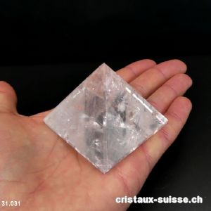 Pyramide Cristal de Roche, base 5 x haut. 4 cm. Pièce unique