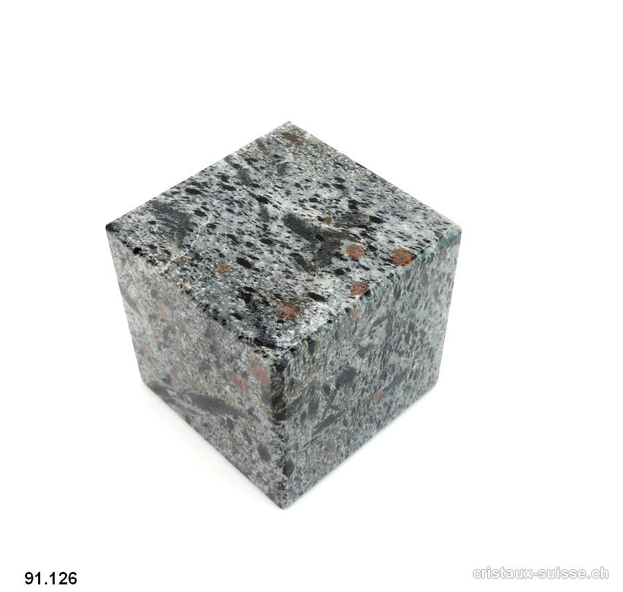 Grenat hornblende dans matrice d'ardoise Suisse, cube 5,2 x 5,2 cm. Pièce unique