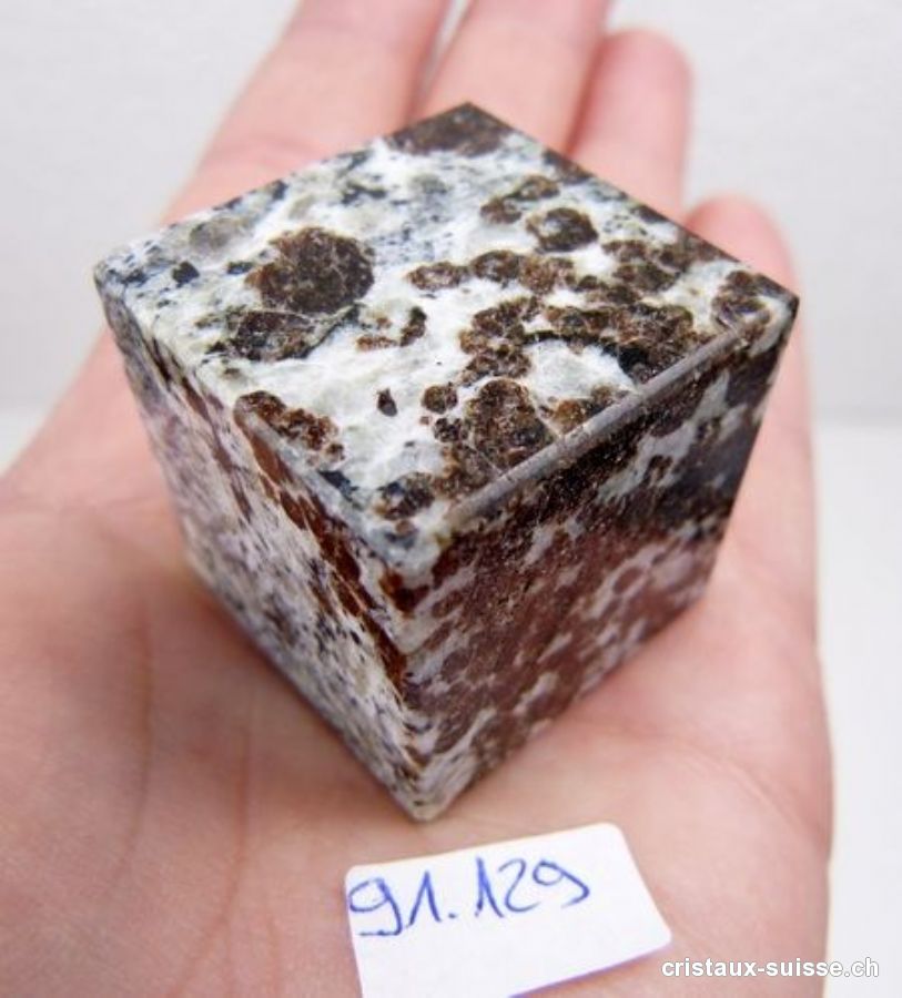 Grenat dans matrice de Gneiss Suisse, cube 3 x 3 cm. Pièce unique