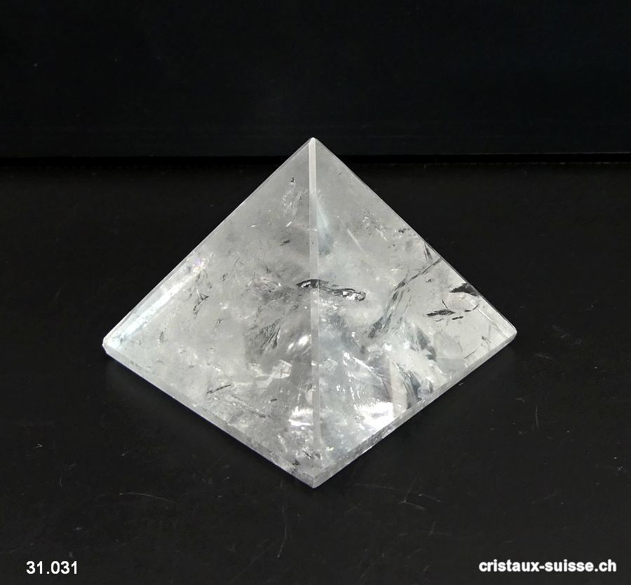 Pyramide Cristal de Roche, base 5 x haut. 4 cm. Pièce unique