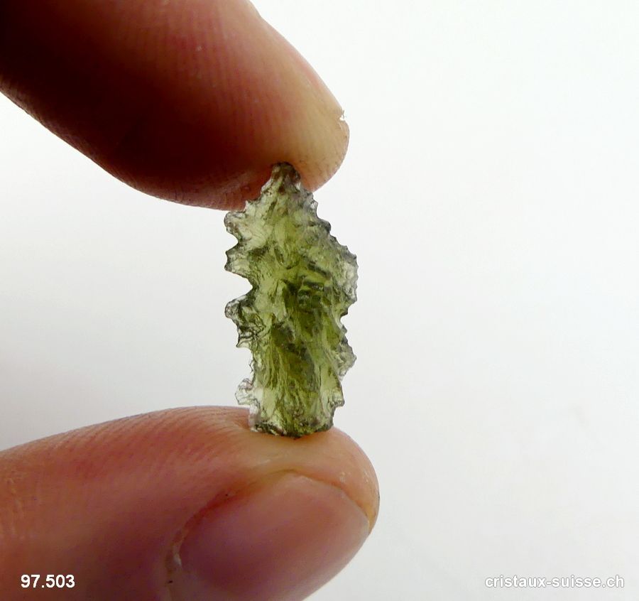 Moldavite 1,5 x 0,8 x 0,5 cm. Pièce unique 2,2 carats