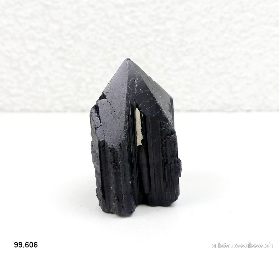 Tourmaline noire pointe polie. Pièce unique