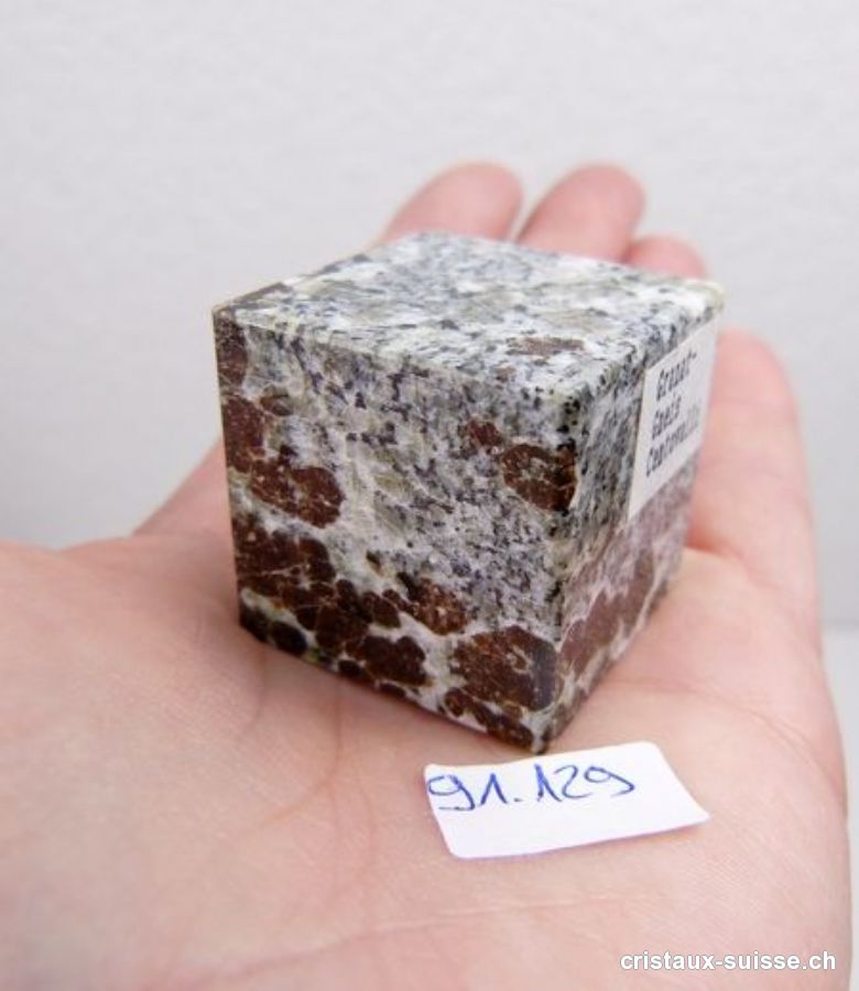 Grenat dans matrice de Gneiss Suisse, cube 3 x 3 cm. Pièce unique