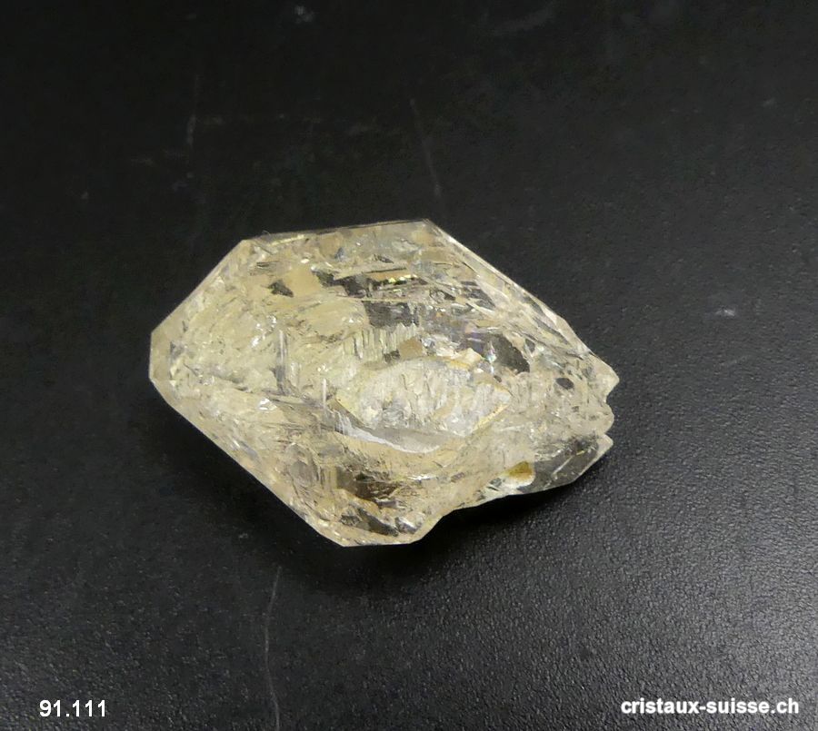 Quartz fenêtre biterminé, Suisse - Valais. 2,6 x 1,9 x 1,2 cm. Pièce unique