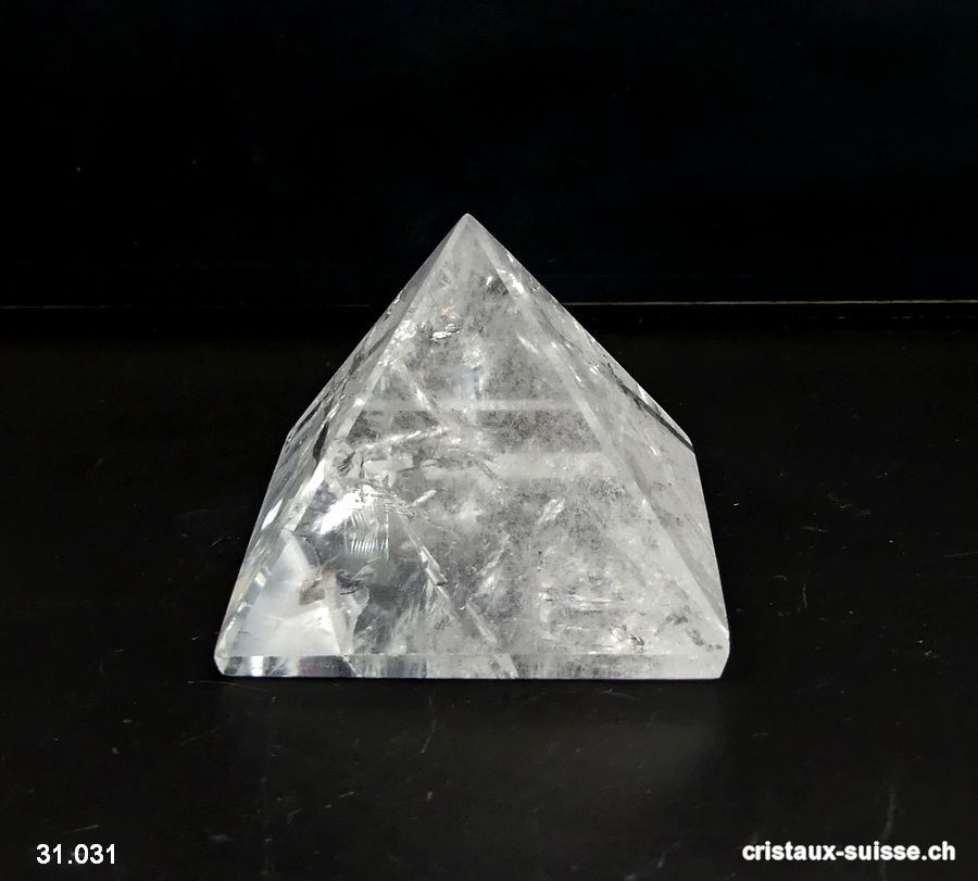 Pyramide Cristal de Roche, base 5 x haut. 4 cm. Pièce unique