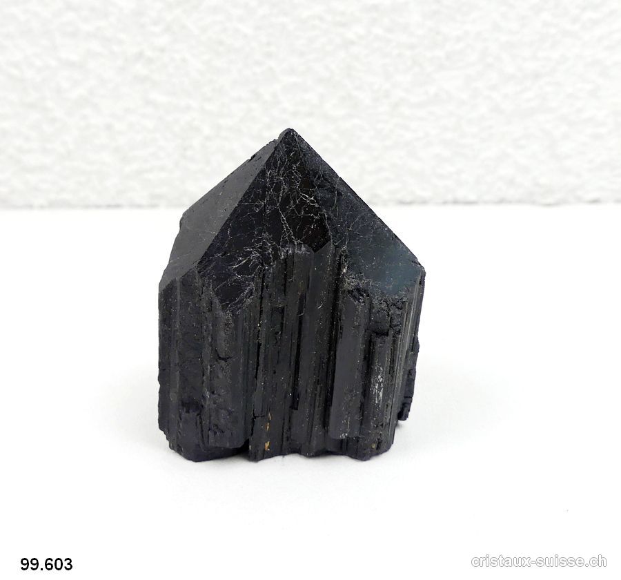 Tourmaline noire pointe polie. Pièce unique.