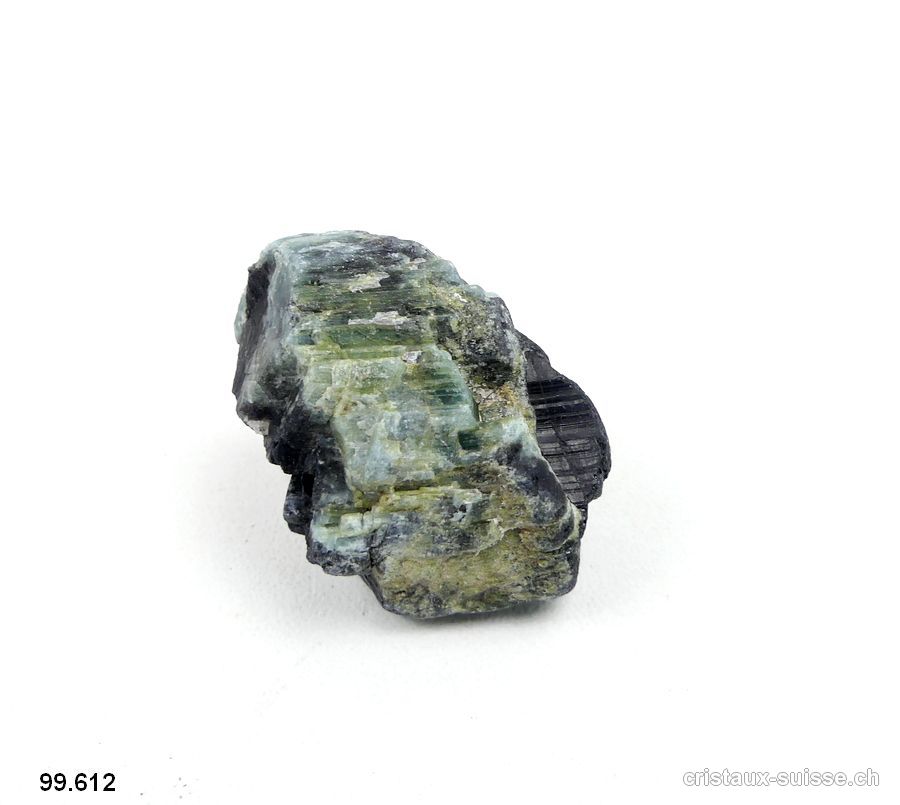 Tourmaline verte, bleue et noir cristallisée. Pièce unique