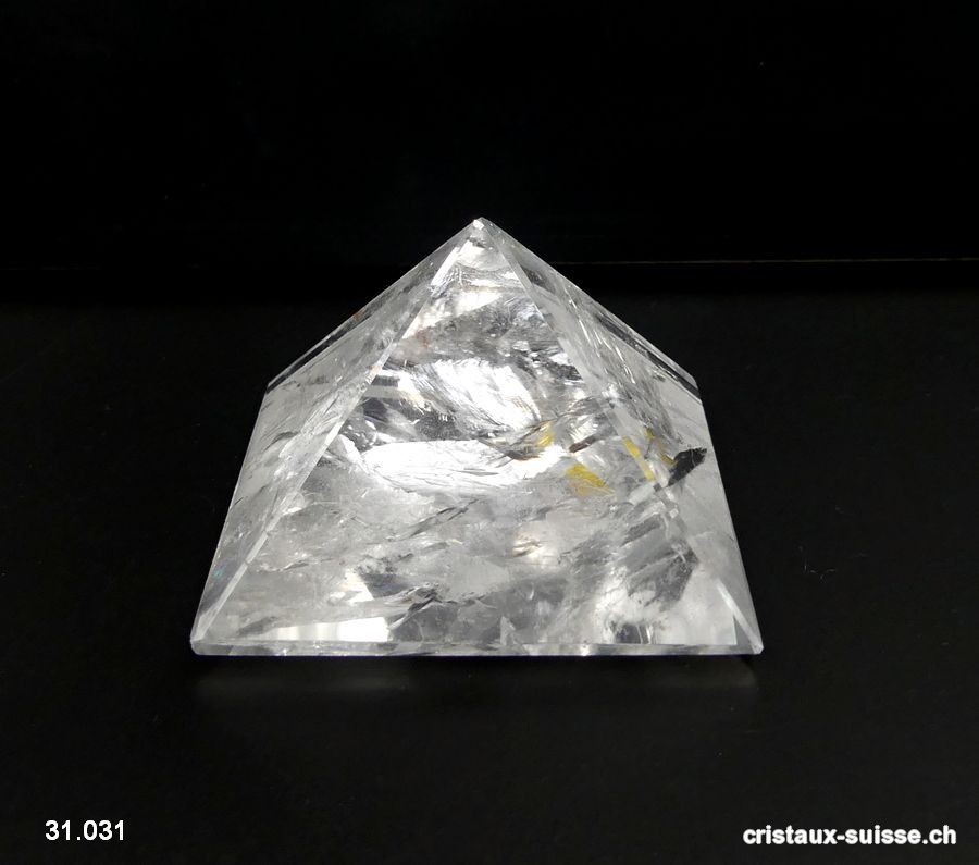 Pyramide Cristal de Roche, base 5,6 x haut. 3,7 cm. Pièce unique