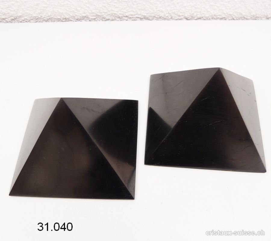 Pyramide Schungite 8 cm x haut. env. 5 cm