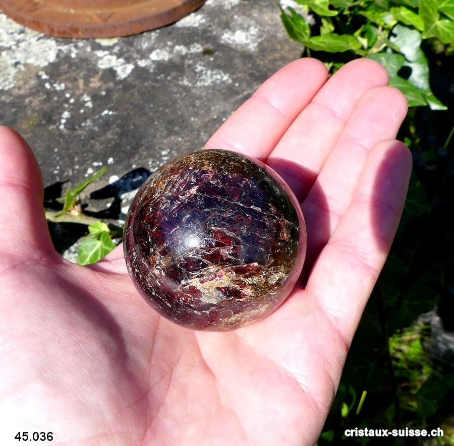 Boule Grenat Almandin 4,5 cm. Pièce unique