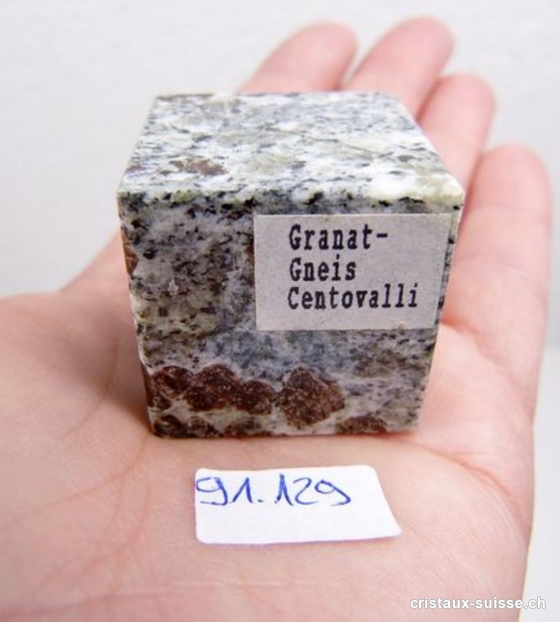 Grenat dans matrice de Gneiss Suisse, cube 3 x 3 cm. Pièce unique