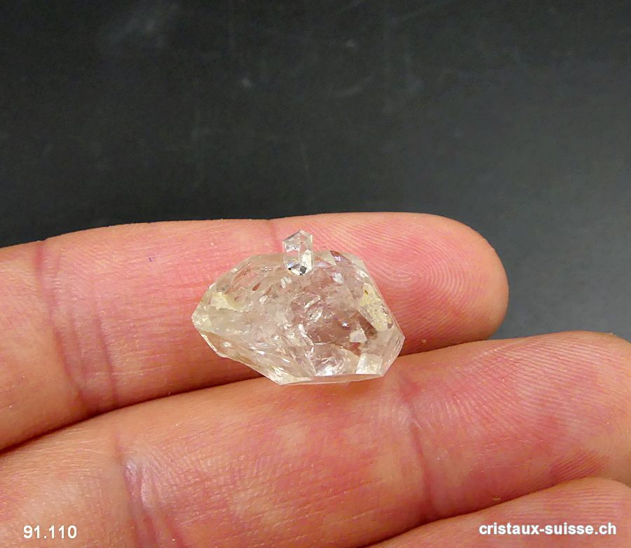 Quartz biterminé de Suisse - Valais. 1,9 x 1,3 x 0,9 cm. Pièce unique