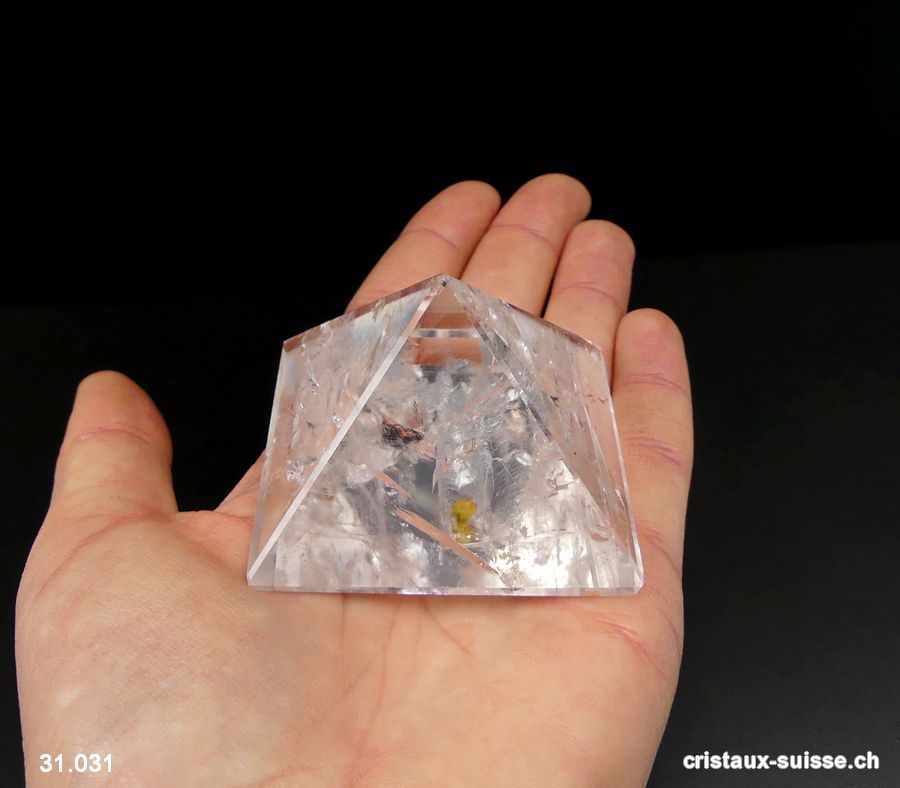 Pyramide Cristal de Roche, base 5,6 x haut. 3,7 cm. Pièce unique