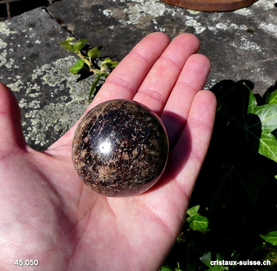 Boule Grenat Almandin 4,4 cm. Pièce unique