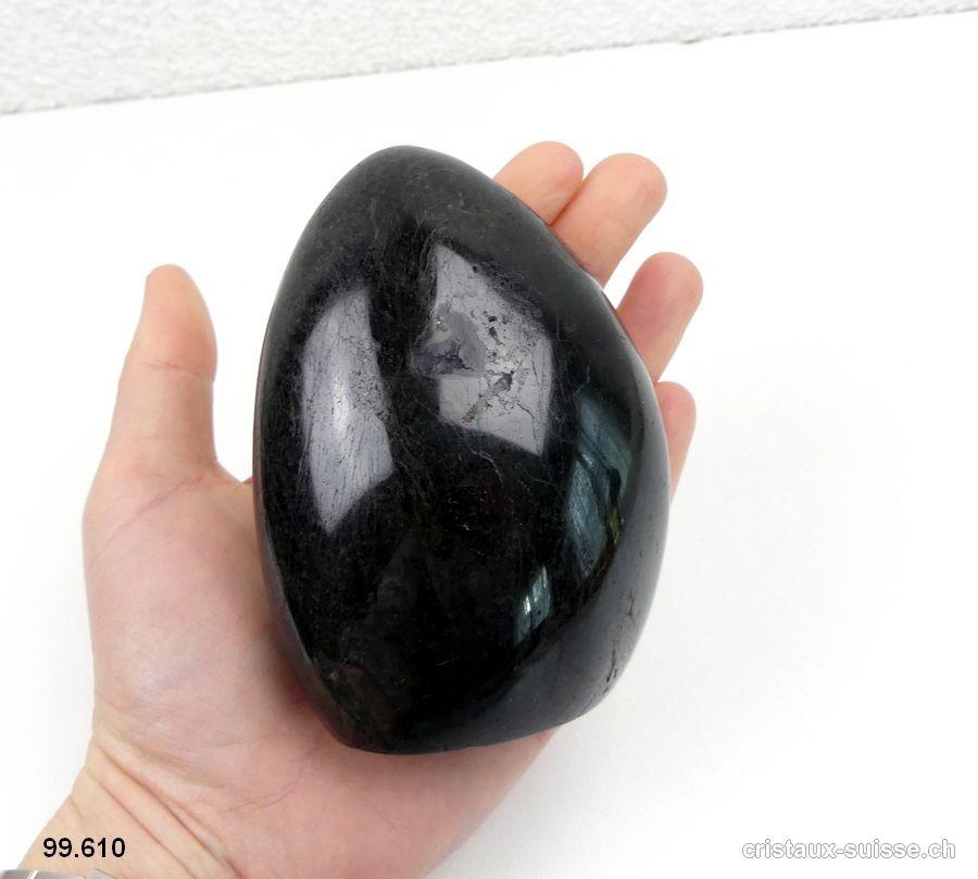 Tourmaline noire polie 10 cm. Pièce unique 665 grammes